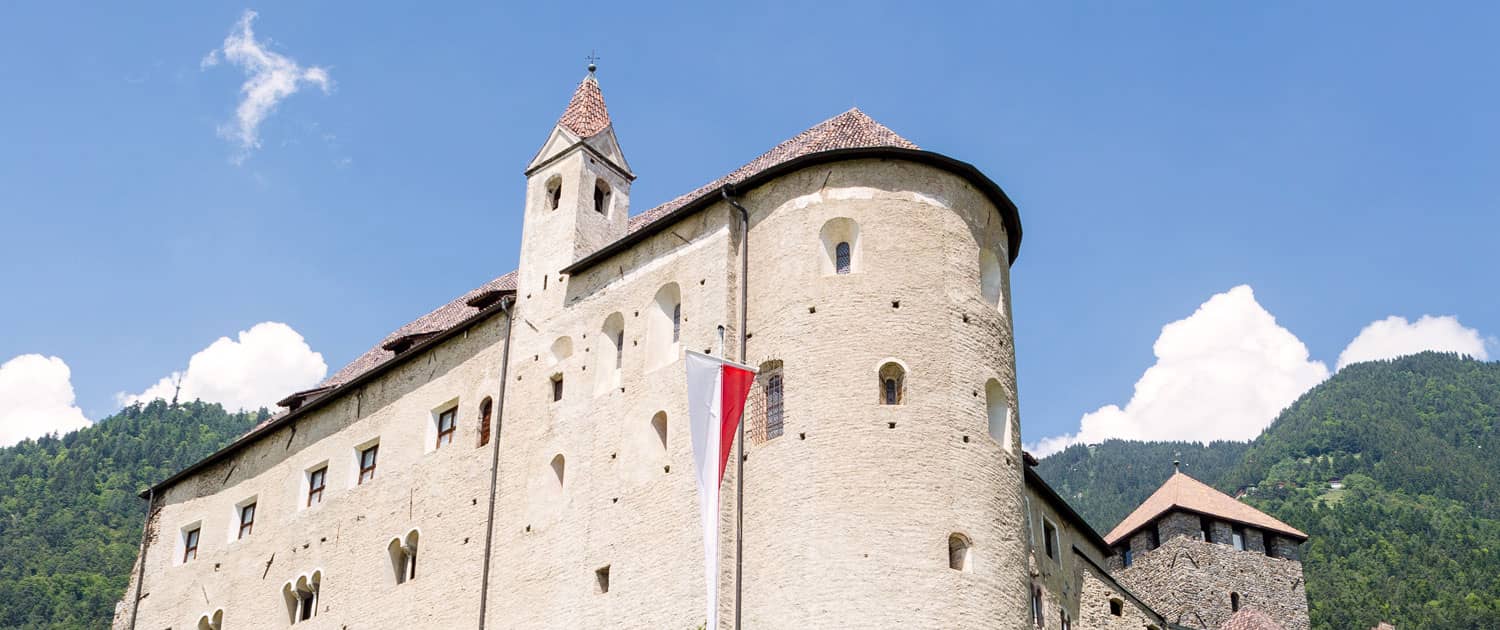 Shop Cafè - Castle Tyrol - South Tyrolean Museum of Culture